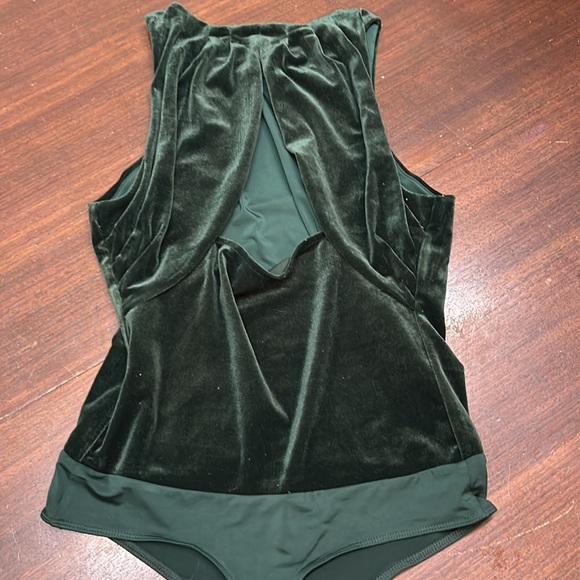 Express body contour bodysuit - Picture 4 of 8